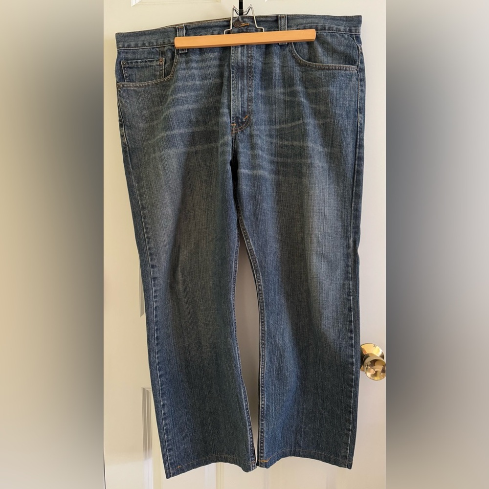 Levi's Men's 505 Regular Fit Jeans in Medium Blue Wash